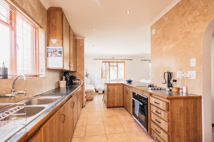 To Let 3 Bedroom Property for Rent in Kenridge Western Cape